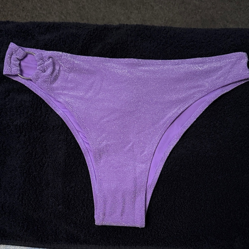 💰 M Size 18 Shimmering Purple Bikini Bottom